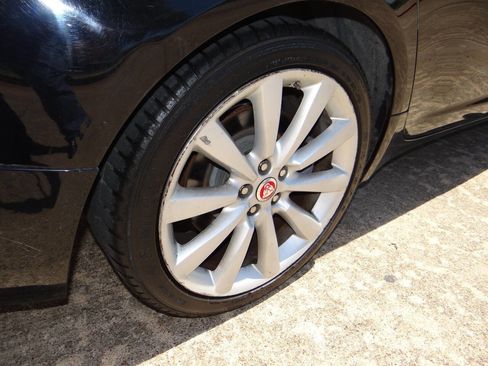 Used 2015 Jaguar XF Portfolio image 21