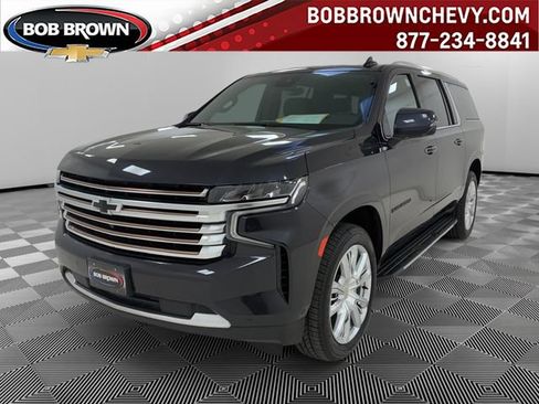 Used 2023 Chevrolet Suburban High Country w/ Advanced Technology Package AWD/4WD image 1