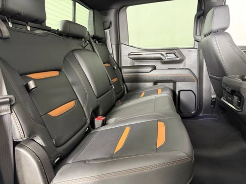 Used 2024 GMC Sierra 1500 AT4 w/ AT4 Premium Package AWD/4WD image 29