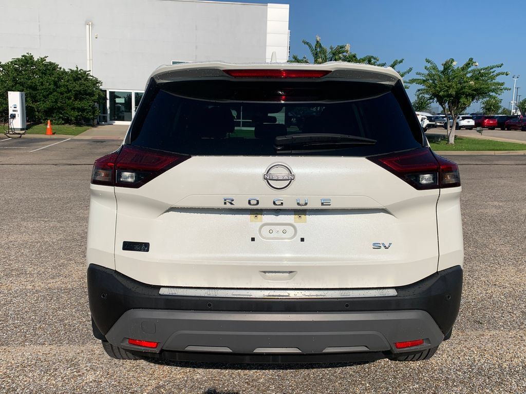 Used 2023 Nissan Rogue SV FWD image 6