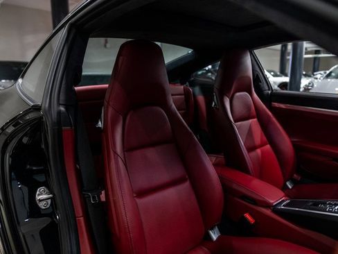 Used 2018 Porsche 911 Carrera image 31