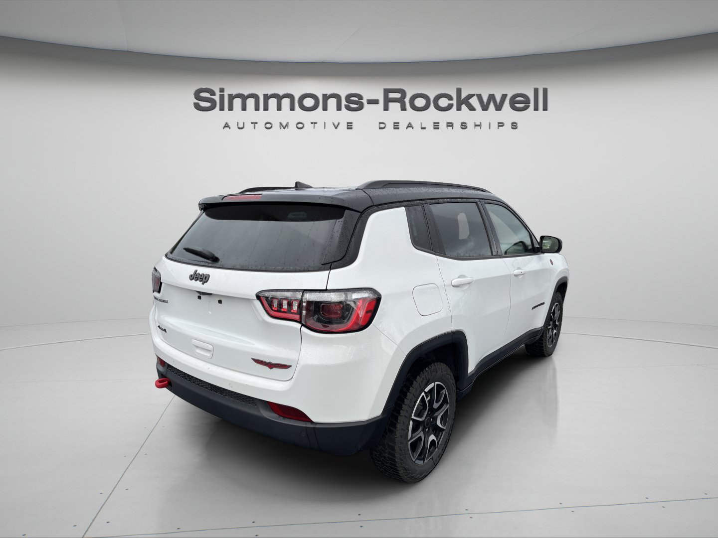 Used 2025 Jeep Compass Trailhawk AWD/4WD image 5