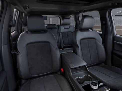 New 2026 Jeep Grand Cherokee Altitude AWD/4WD image 30