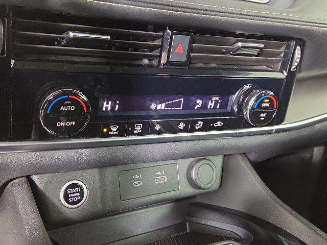 Used 2022 Nissan Rogue SV AWD/4WD image 19