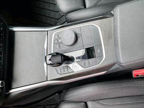Used 2020 BMW 330i Sedan w/ Convenience Package RWD image 16