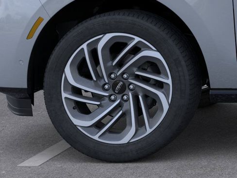 New 2026 Lincoln Navigator Reserve AWD/4WD image 19