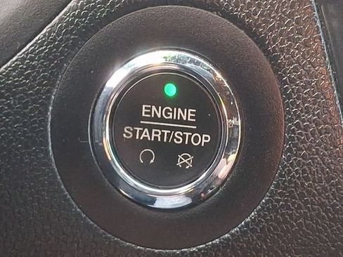 Used 2017 Ford Explorer XLT w/ Equipment Group 202A FWD image 25