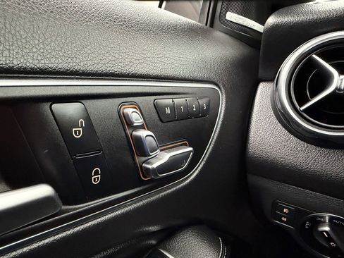 Used 2019 Mercedes-Benz GLA 250 4MATIC SUV AWD image 14