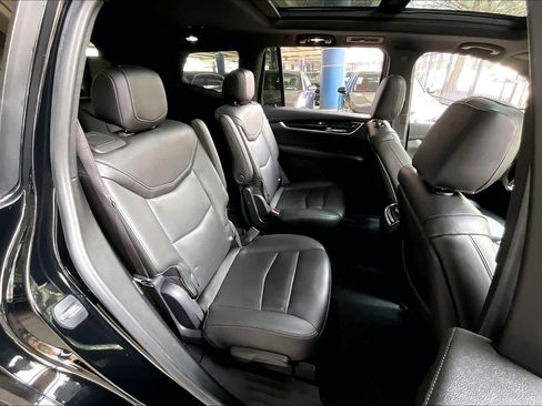 Used 2021 Cadillac XT6 Premium Luxury image 21