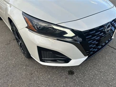 Certified 2025 Nissan Altima 2.5 SR AWD/4WD image 22