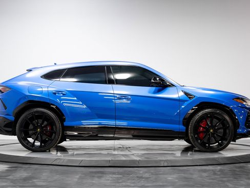 Used 2019 Lamborghini Urus image 16