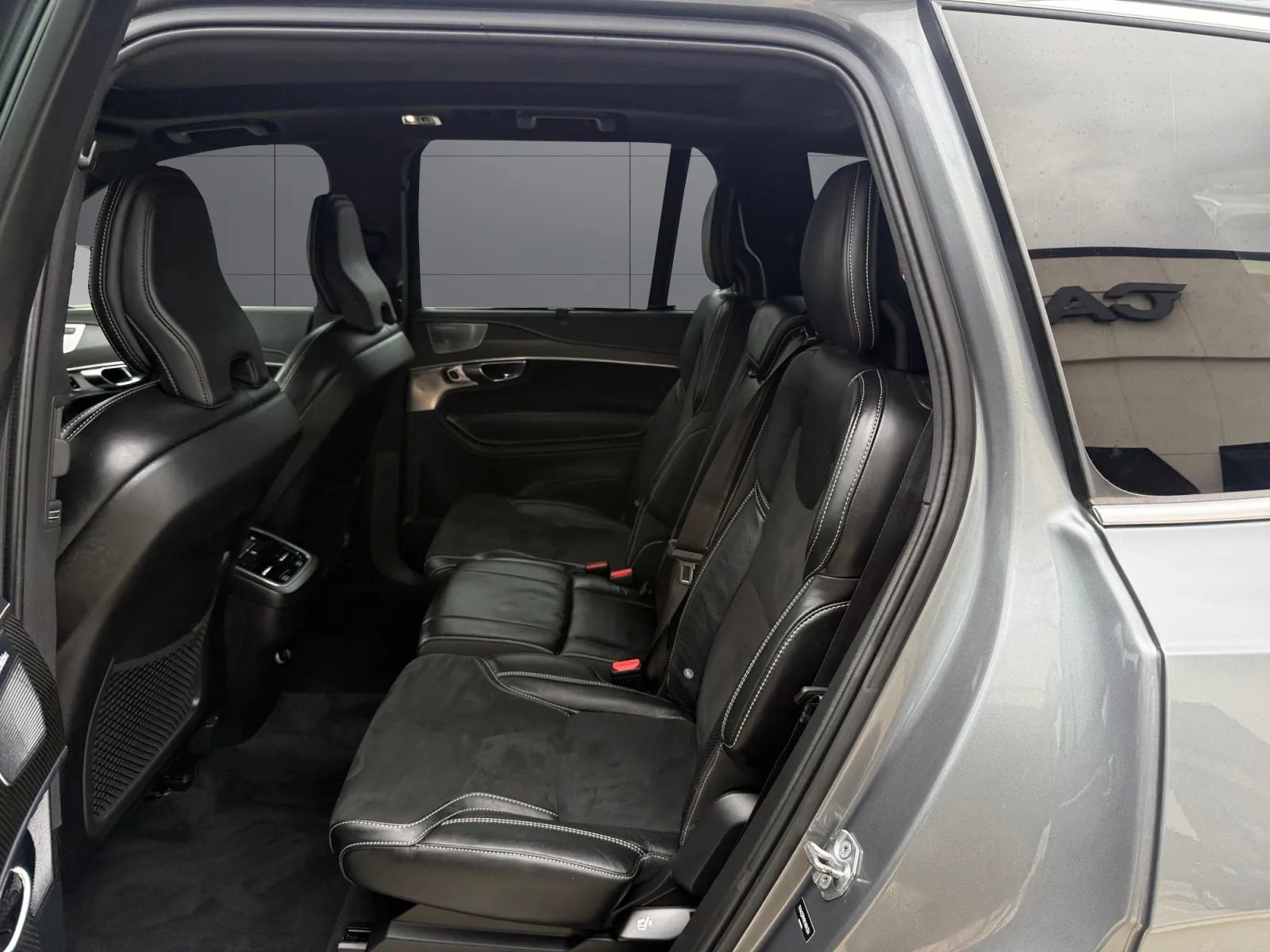 Used 2019 Volvo XC90 T6 R-Design w/ Protection Package Premier AWD/4WD image 19