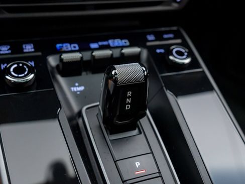 Certified 2024 Porsche 911 Carrera RWD image 20