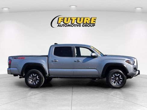 Certified 2021 Toyota Tacoma TRD Off-Road AWD/4WD image 4