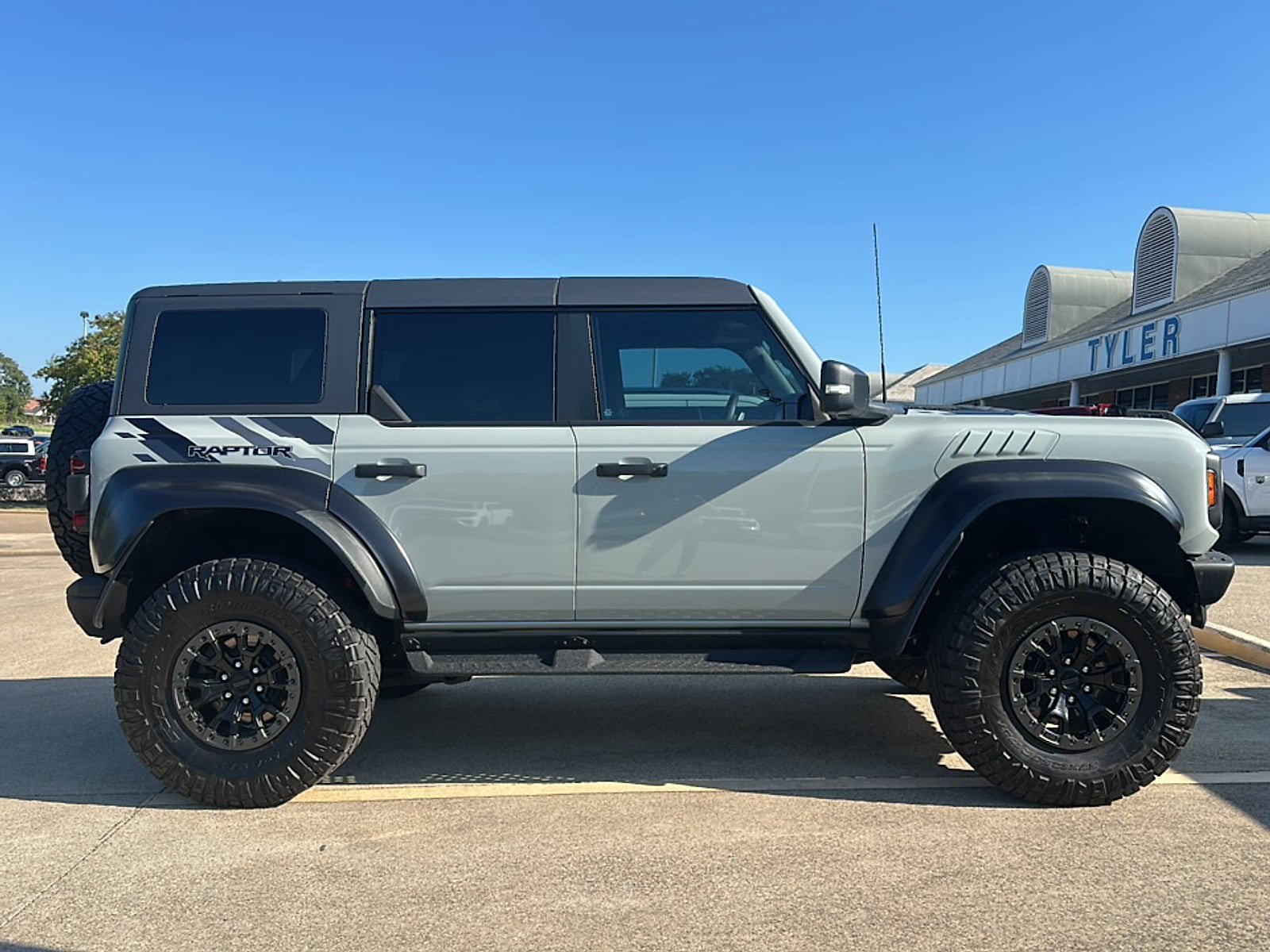 Used 2023 Ford Bronco Raptor AWD/4WD image 15
