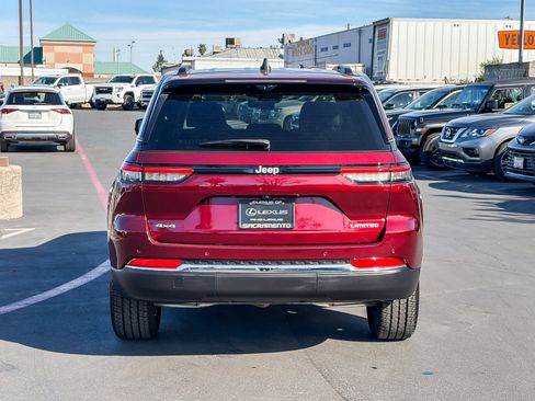 Used 2024 Jeep Grand Cherokee Limited w/ Luxury Tech Group II image 3