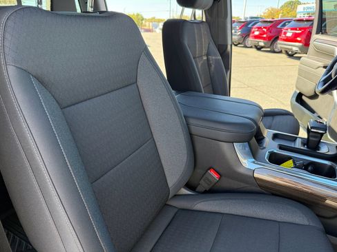 Used 2024 Chevrolet Silverado 1500 LT Trail Boss w/ Convenience Package II image 34