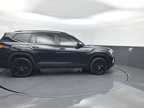 Used 2024 Volkswagen Atlas SE FWD image 37