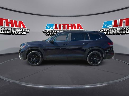 Used 2022 Volkswagen Atlas SE w/ Black Wheel Package FWD image 5