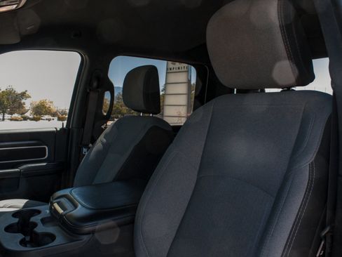 Used 2024 RAM 3500 Big Horn AWD/4WD image 27