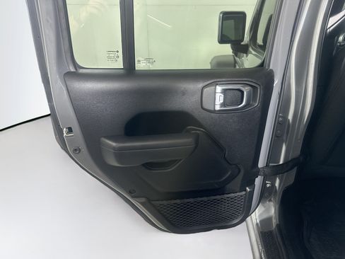 Used 2023 Jeep Wrangler Unlimited w/ Cold Weather Group AWD/4WD image 24