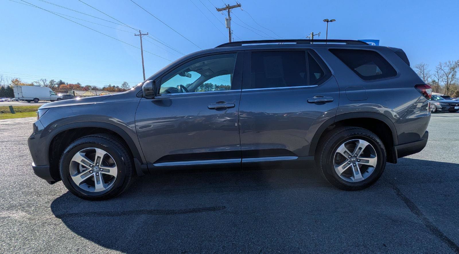 Certified 2024 Honda Pilot EX-L image 6