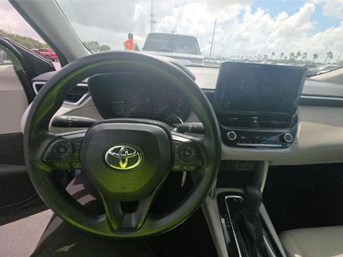 Used 2024 Toyota Corolla Cross L FWD image 21