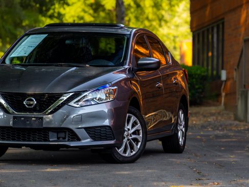 Used 2018 Nissan Sentra SV w/ Premium Package (P01) FWD image 27