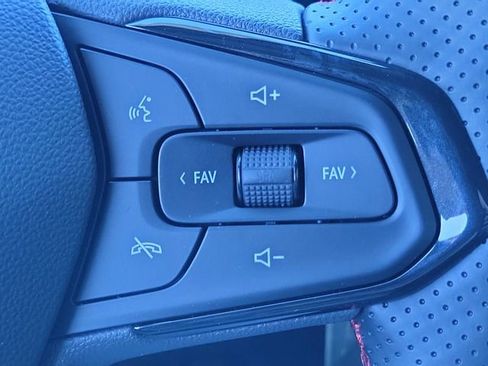 New 2026 Chevrolet Trax RS w/ Sunroof Package image 9