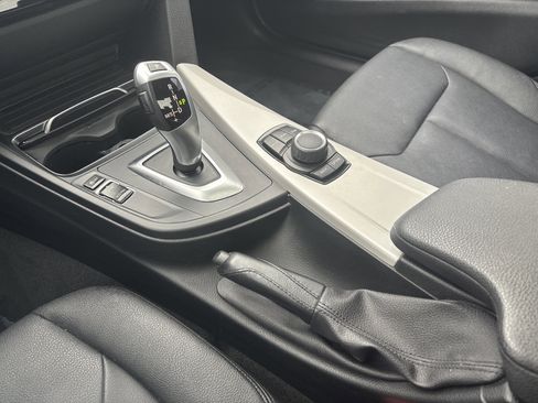 Used 2018 BMW 320i xDrive Sedan w/ Convenience Package image 20