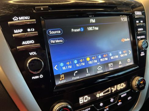 Used 2018 Nissan Murano SV w/ Premium Package AWD/4WD image 12