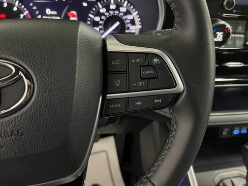 Used 2022 Toyota Highlander XSE image 28