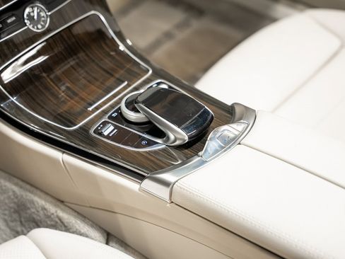 Used 2019 Mercedes-Benz C 300 4MATIC Cabriolet w/ Multimedia Package image 43