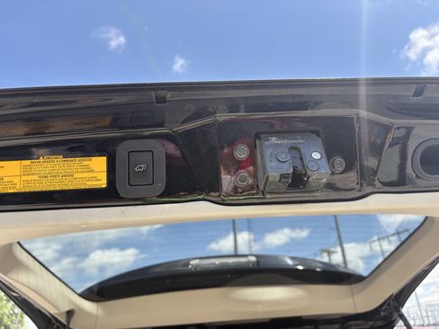 Used 2011 Toyota Sienna XLE image 12