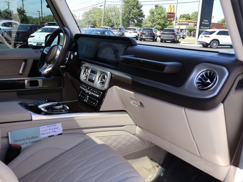 Certified 2021 Mercedes-Benz G 63 AMG 4MATIC image 28