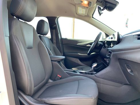 Used 2025 Buick Encore GX Preferred FWD image 35