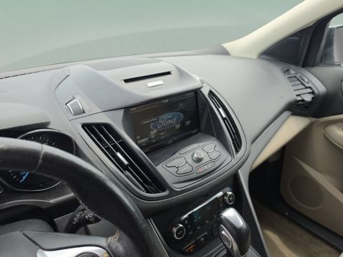 Used 2015 Ford Escape SE w/ Equipment Group 201A FWD image 25