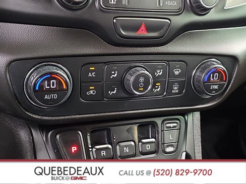 Used 2020 GMC Terrain SLT w/ Preferred Package FWD image 18