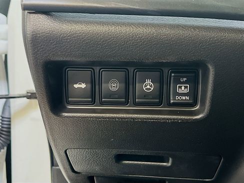 Used 2023 Nissan Maxima Platinum w/ Sport Mat Group FWD image 10