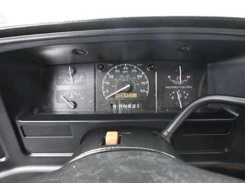 Used 1995 Ford E-150 and Econoline 150 Club Wagon RWD image 24