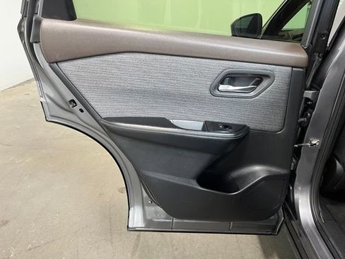 Used 2023 Nissan Rogue SV FWD image 19