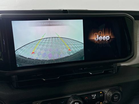 Used 2025 Jeep Wrangler Unlimited Sport AWD/4WD image 14