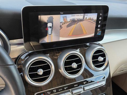 Certified 2022 Mercedes-Benz GLC 300 image 9