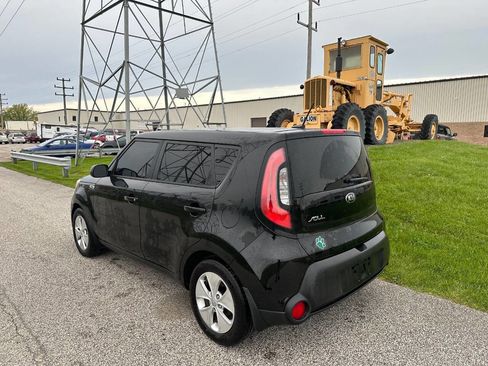Used 2015 Kia Soul FWD image 3