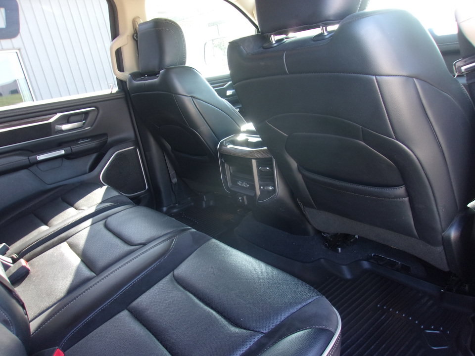 Used 2019 RAM 1500 Laramie AWD/4WD image 14