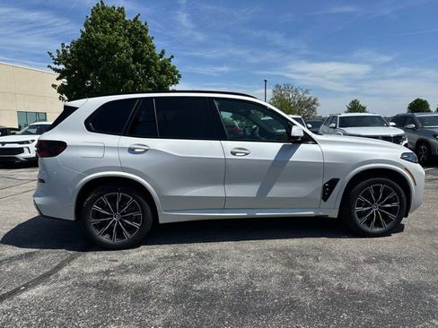 New 2026 BMW X5 xDrive40i w/ M Sport Package AWD/4WD image 11