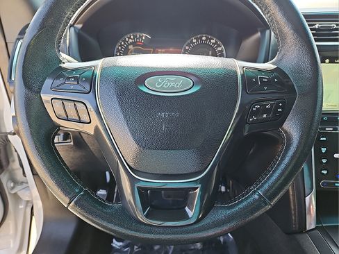 Used 2018 Ford Explorer Platinum AWD/4WD image 24