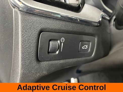 Used 2019 Volvo XC60 T5 R-Design w/ Protection Package Premier FWD image 12