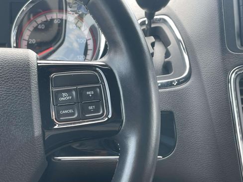 Used 2019 Dodge Grand Caravan SXT FWD image 22