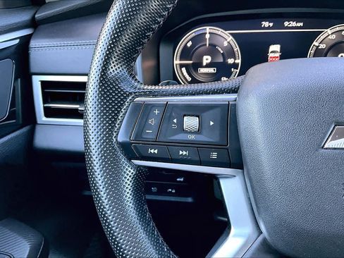 Used 2025 Mitsubishi Outlander SE AWD/4WD image 24